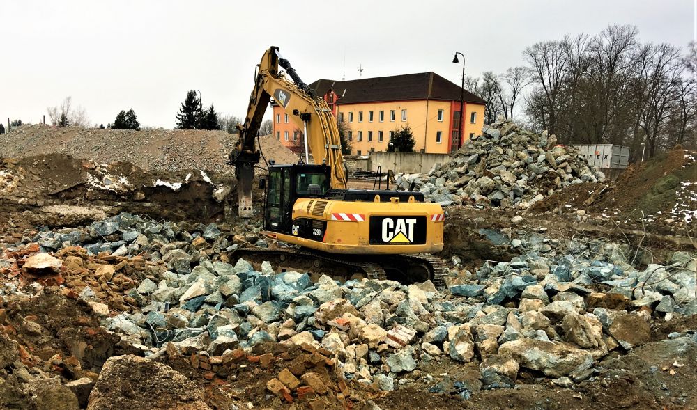 Odstranění staveb v areálu bývalého cukrovaru 